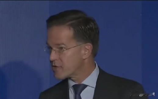 北约秘书长吕特在10底的布加勒斯特北约国家外长会议上说:没有强大的国防工业就没有