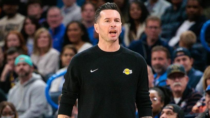 3连败！湖人经历惨淡一周，堪称灾难——导致矛盾全面爆发，雷迪克正试图破解一道或许