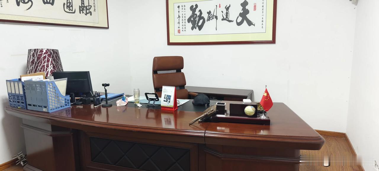 写头条一定不要去攀比不要去羡慕，可以去学习去拜读，别人阅读量多挣的钱多，肯定有人