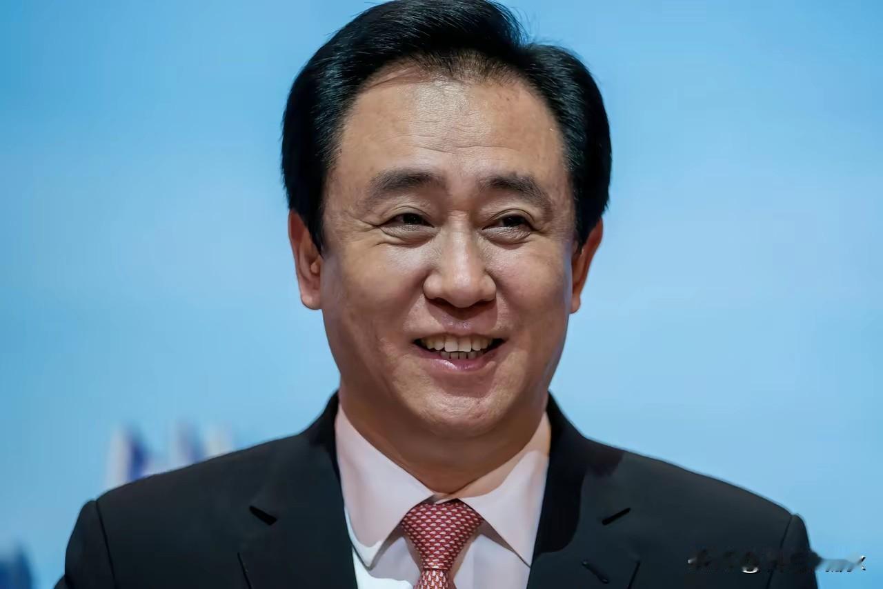 许家印案一审落槌！

表面上看，他穿着囚服，低头认罪，好像很后悔。可实际上，他早