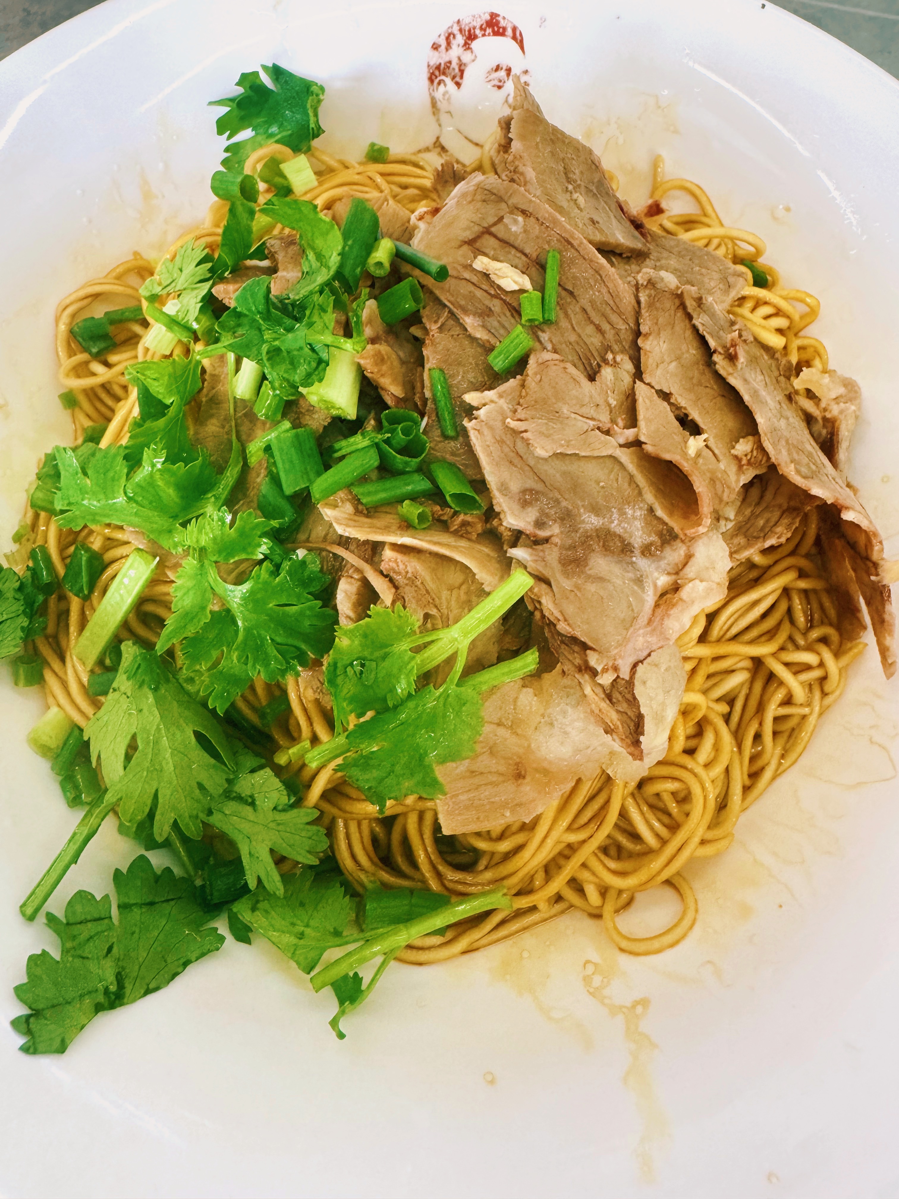 来一碗香喷喷的牛肉拌面，去魔鬼训练了！ 