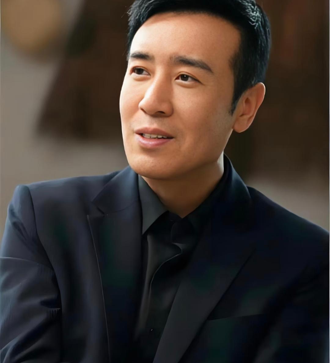 于和伟，陈宝国：和年轻的容颜相比，更愿意看他们中老年

陈宝国从年轻帅到现在。