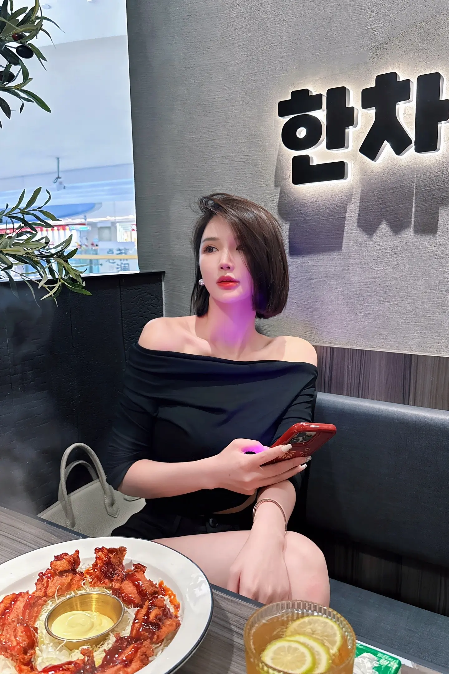 幼稚女人战野花 成熟女人迷四方.