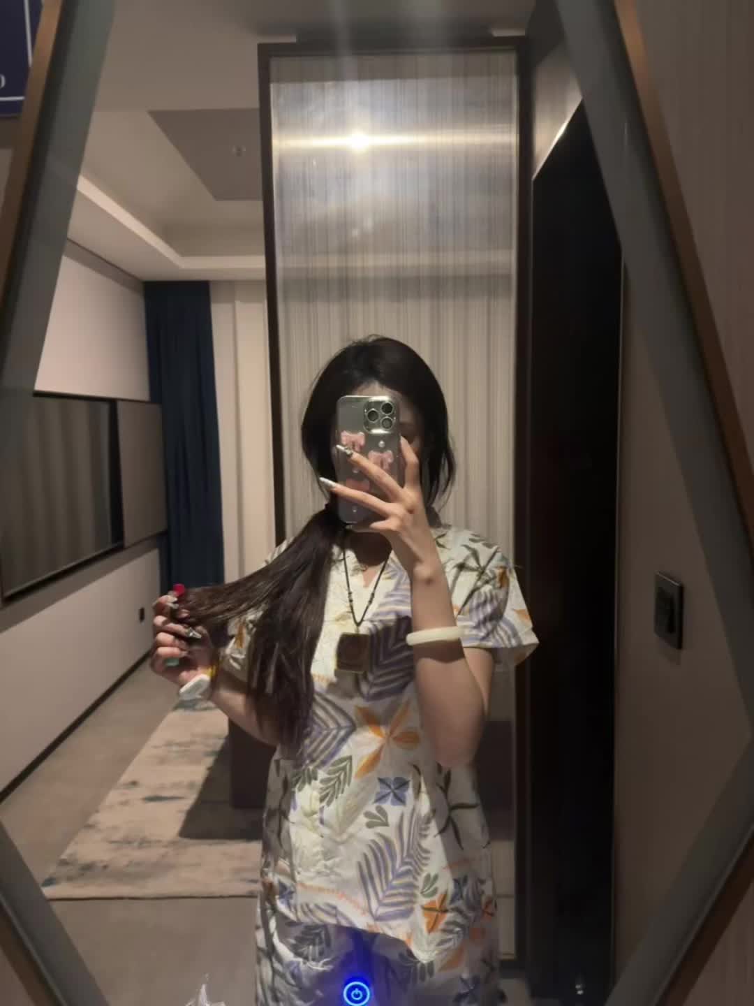 看你兄弟那么帅 还叫我嫂子 我心都碎了