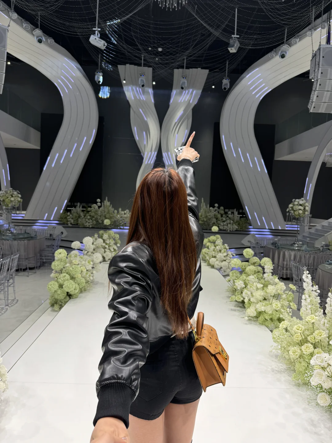 陪闺蜜看酒店….我却相中了她的厅…🥹🥹