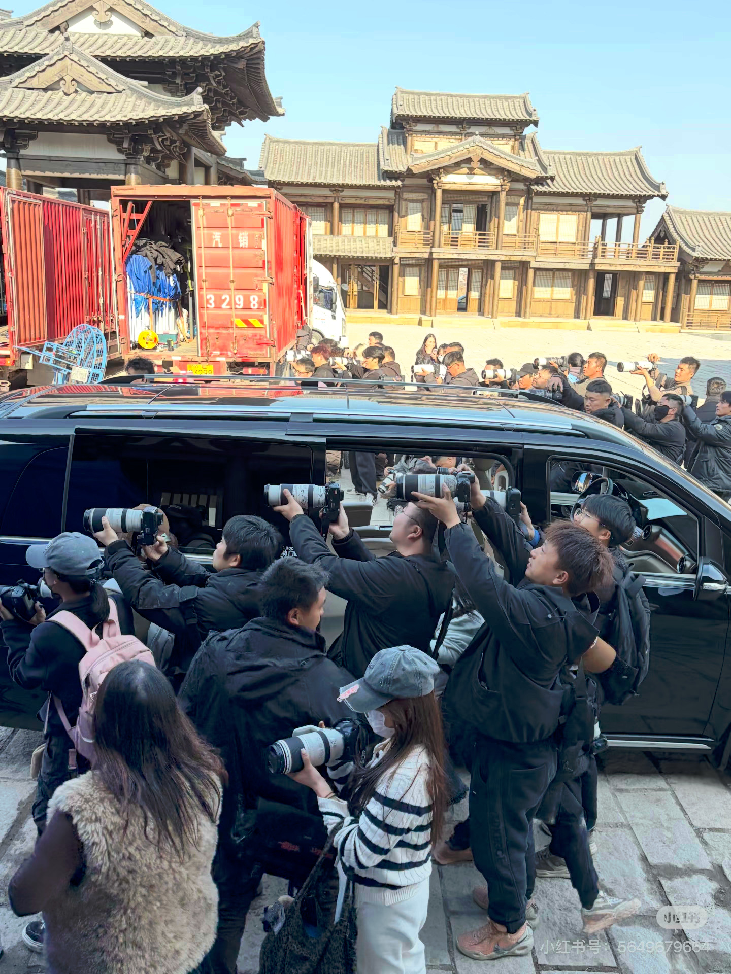 我勒个豆….好多代拍拍虞书欣