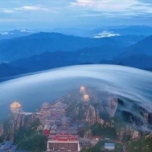 老君山惊现"灵气护罩"！航拍大神拍22次才逮到，1200万人接好运
 
北京摄影