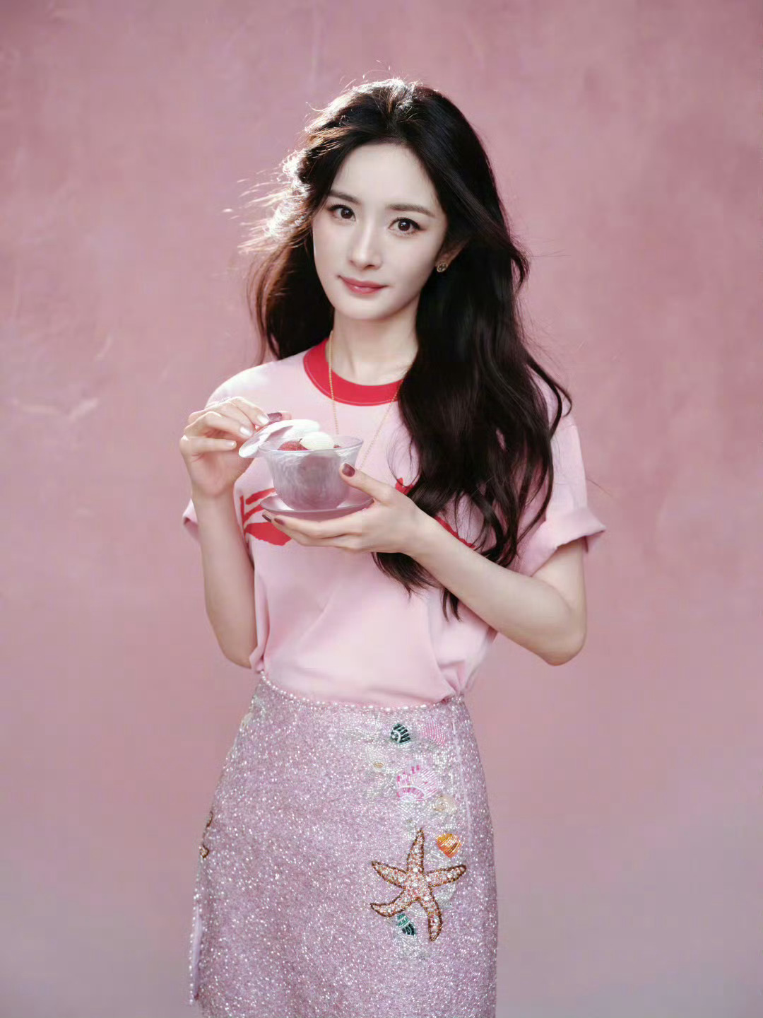 杨幂状态真的好好啊，完全少女幂！杨幂今天好粉 ​​​