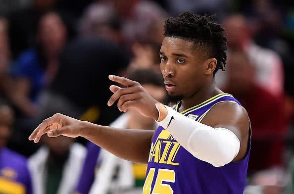米切尔为哈登辩护NBA历史对比多诺万·米切尔的一番话，点醒了许多球迷。他以詹姆斯