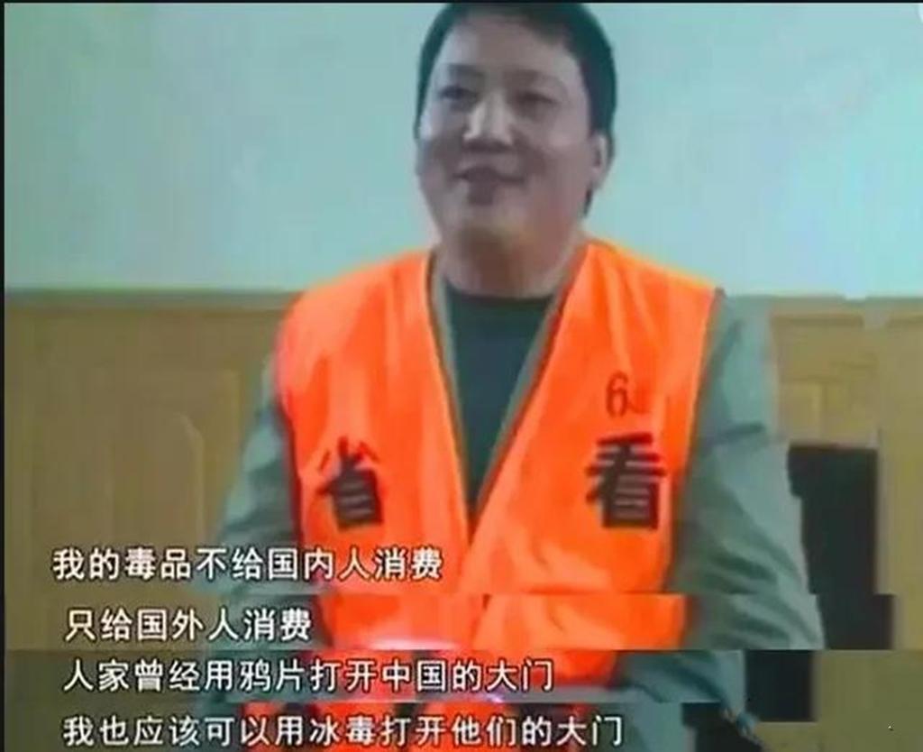 神对话！
1.敬茶问：你为什么偷东西？
老头答：我年轻的时候都是抢，现在老了抢不