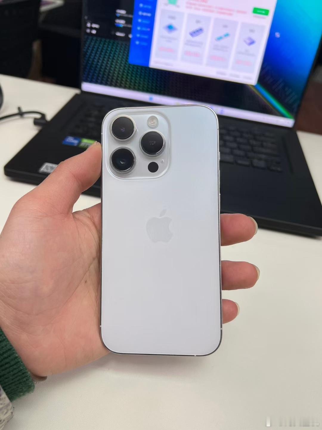 说真的，5千预算非得买苹果，那我觉得还不如考虑一下二手的iPhone 14 Pr