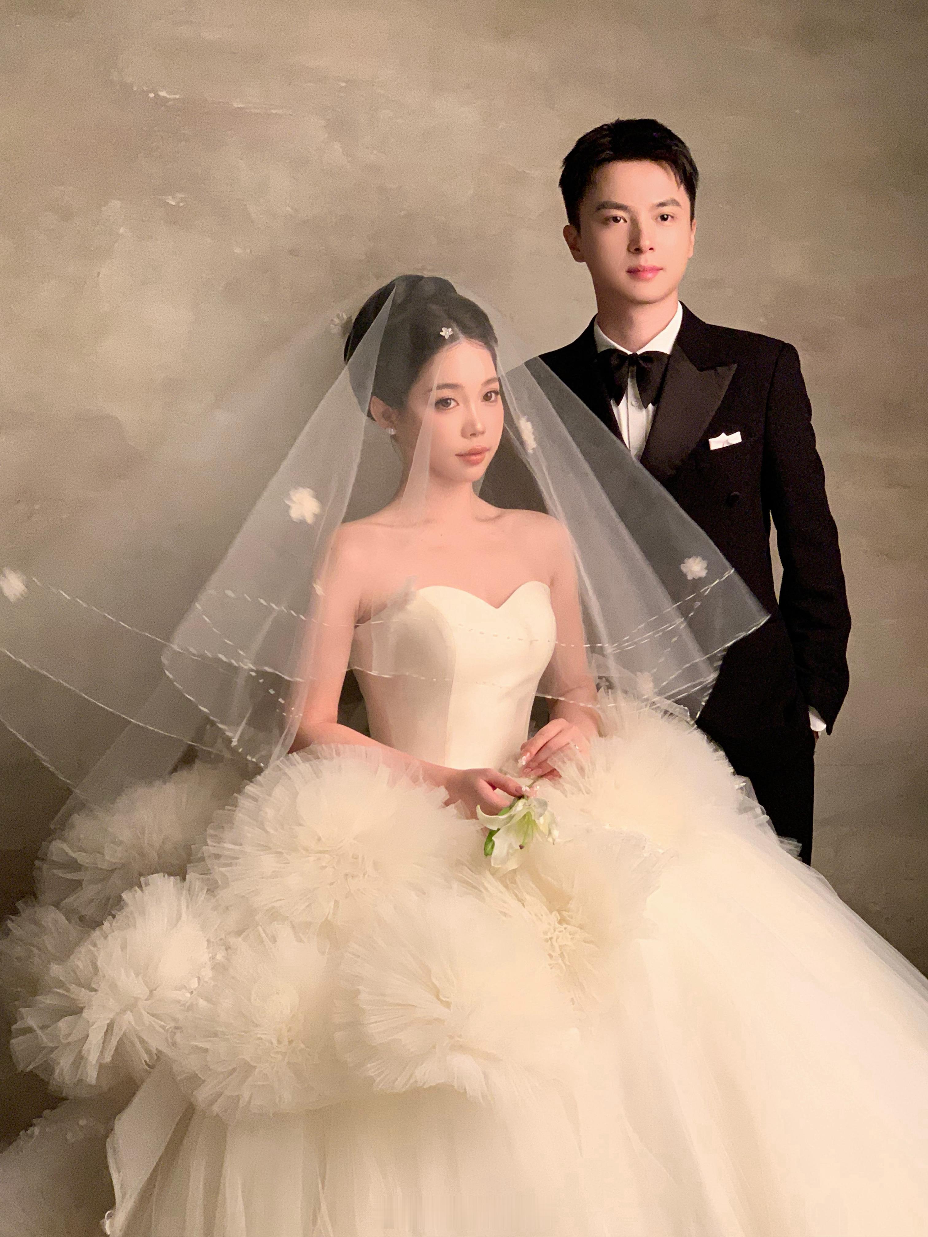喜欢给我珍贵东西的人比如时间。一些花絮 传递幸福💍～备婚日记婚纱照 ​​​