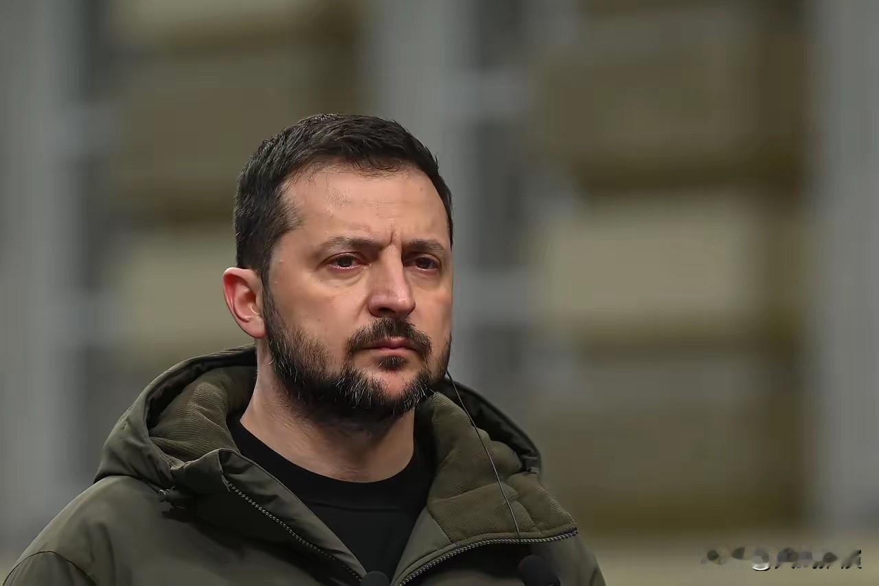 在基辅等地重新遭到俄军猛烈空袭后，乌克兰总统泽连斯基表示：“我们期待美国对俄罗斯