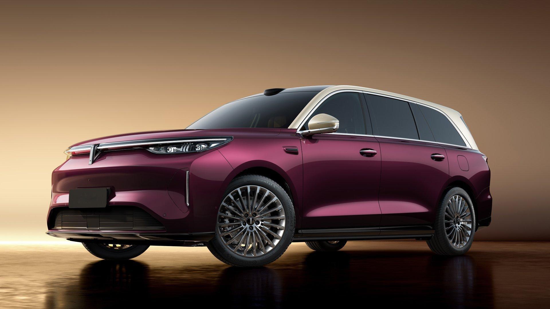 魏牌V9X 官图终于正式亮相，其特点是基于长城汽车「归元S」平台打造的首款车型；