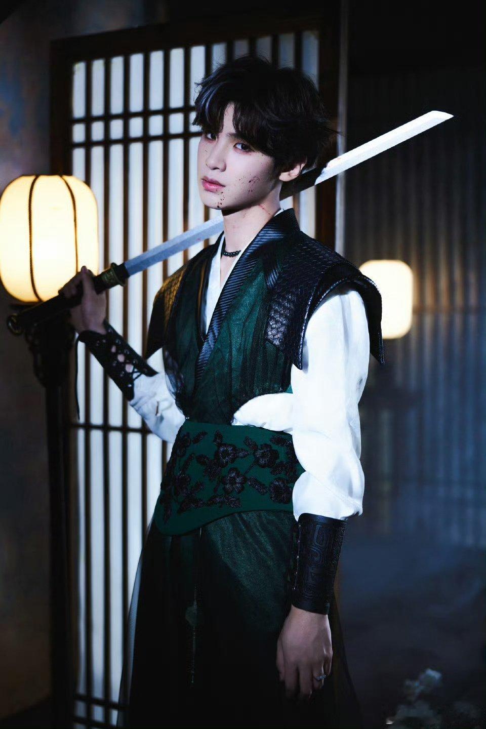 黄明昊2025共创之夜出图黄明昊好戏登场 黄明昊好戏登场 ​​​~ ​​​
