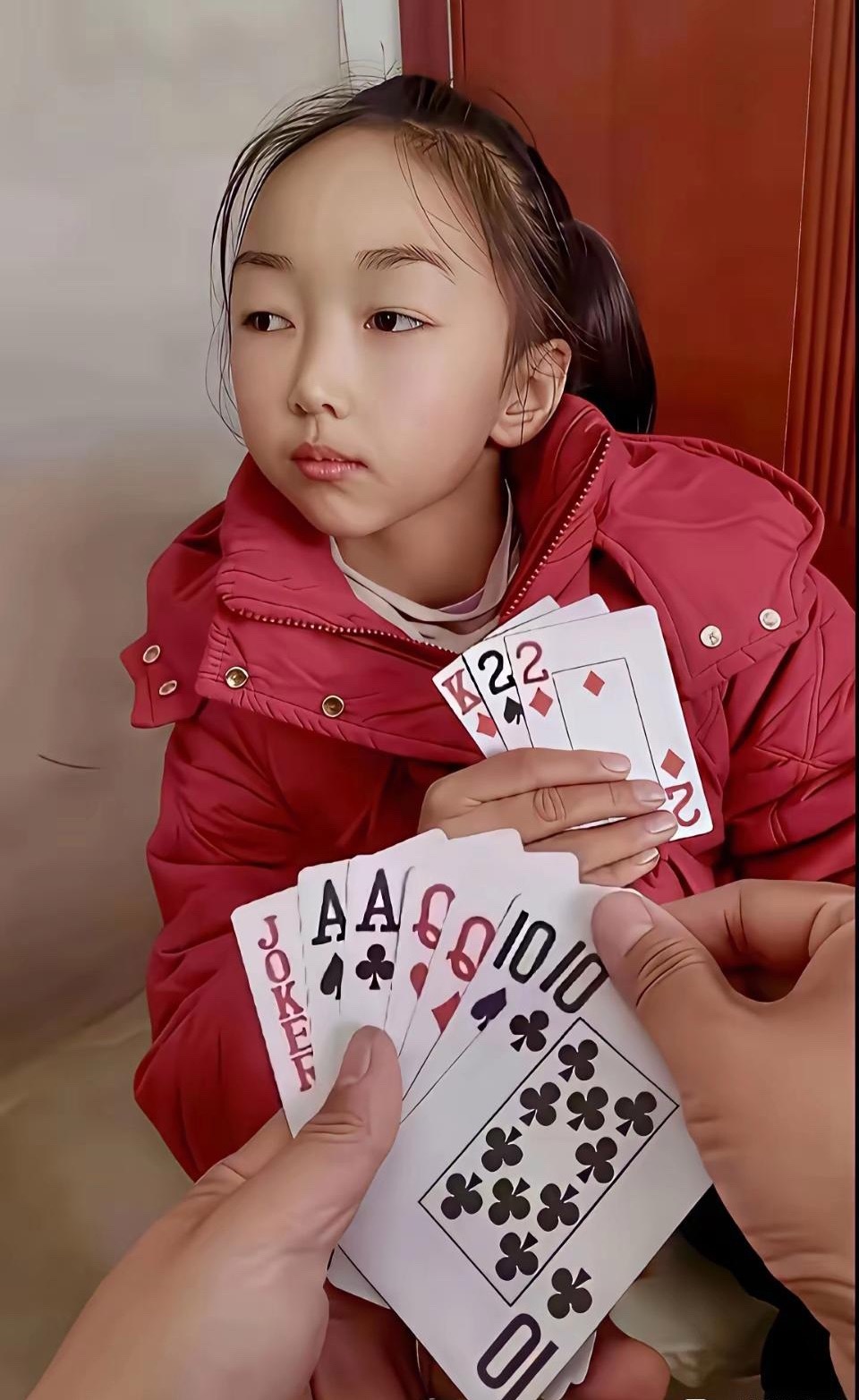 天王老子来了也是小女孩赢！你觉得呢？ 