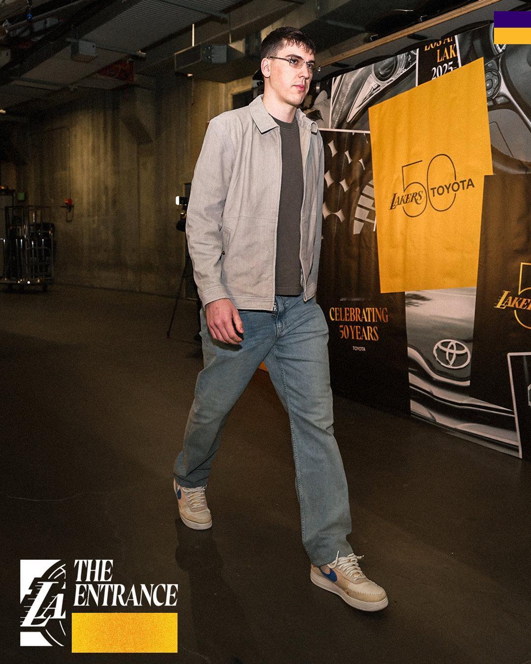 回家感觉好😌76人vs湖人 湖人国度