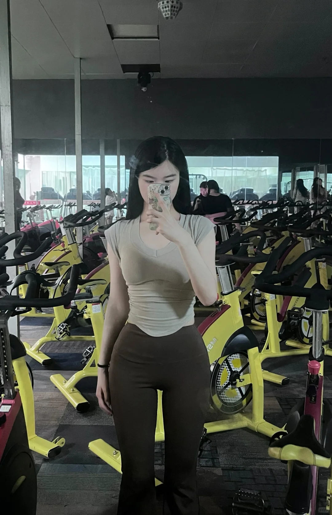 我的ootd 分享穿搭 健身女孩 发一张照片记录今天 撸铁女孩