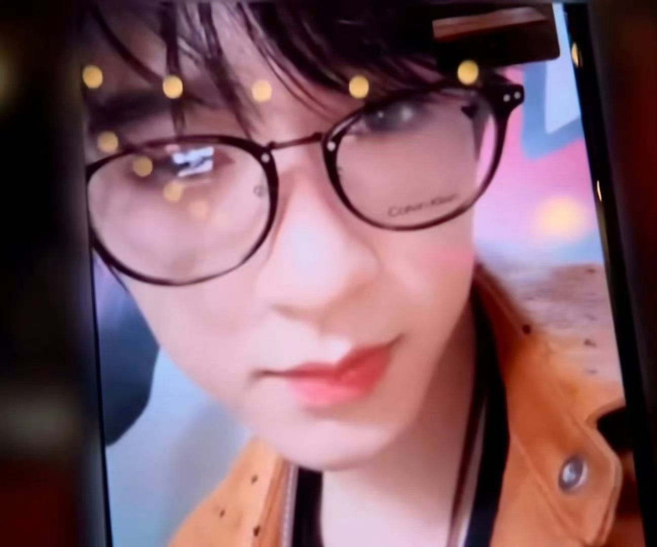 哼哼是的没错，此男是能玩兔子突脸卖萌游戏的霖霖兔一只。 