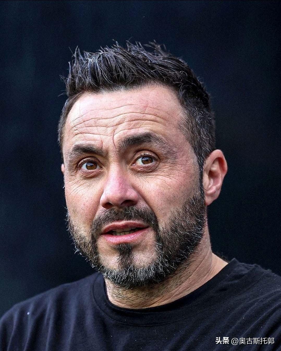 热刺现在是最热衷于罗伯托·德泽尔比的球队了，他们再次努力争取立即签下德泽尔比担任