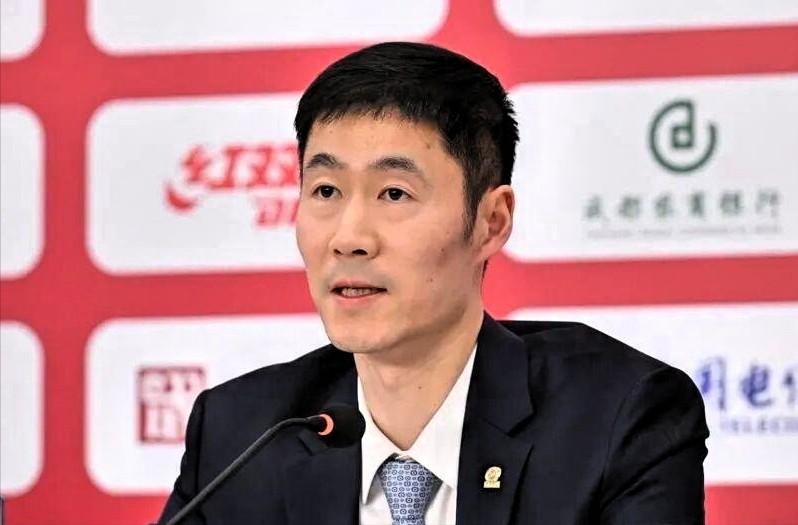 央媒点名批评国乒！3月26日，《工人日报》发文公开点评了国乒现状，其犀利直接的言