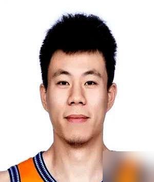 今年总决赛有个现象挺让人纳闷的，就是张镇麟明明在场上拼得很凶，看着打得挺好，怎么