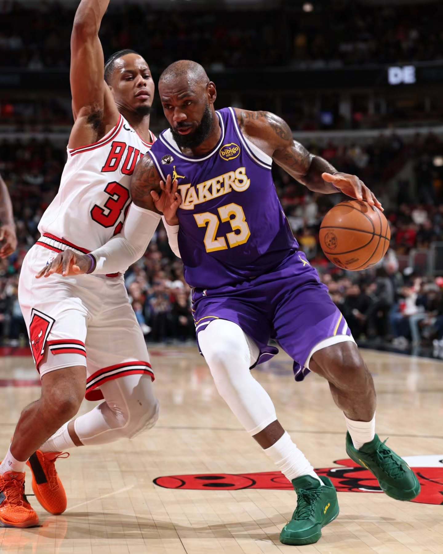 湖人vs公牛比赛图湖人vs公牛洛杉矶湖人