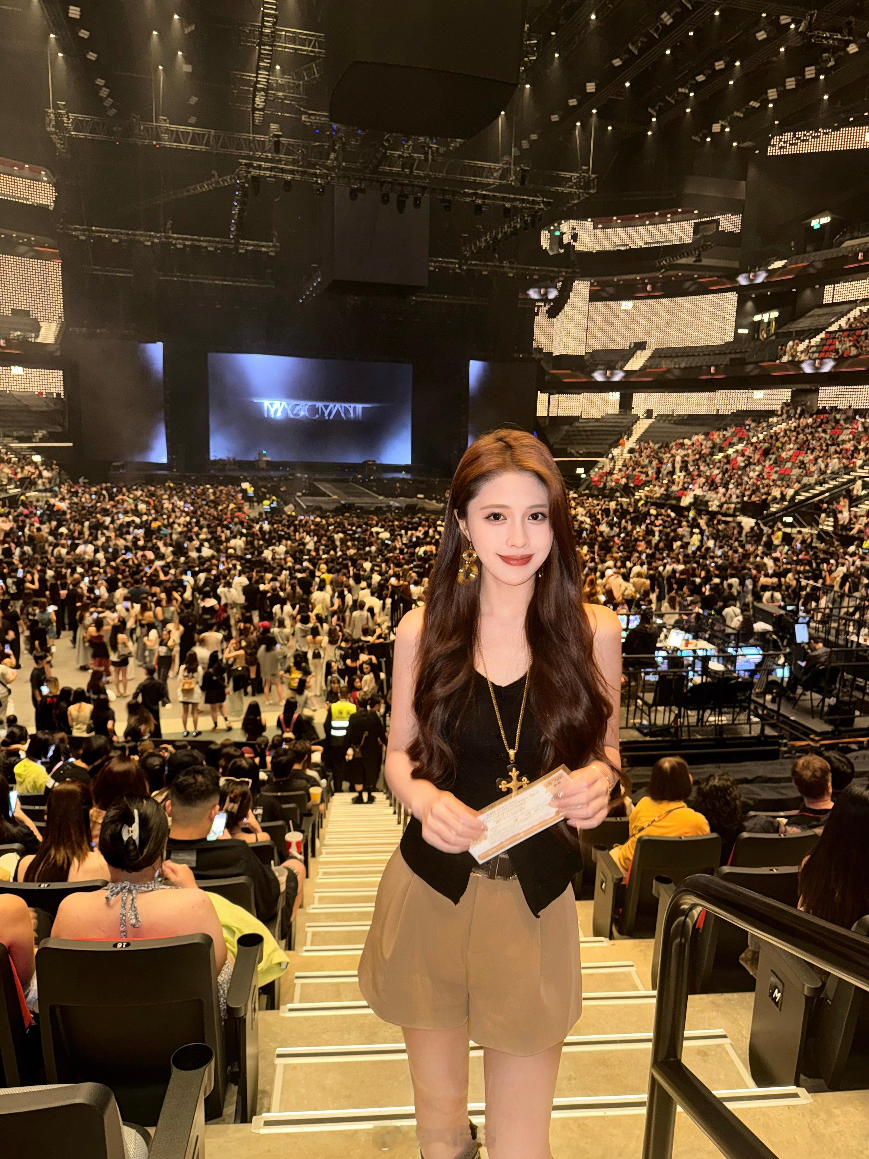 “Love is the greatest magic.”❤️‍🩹王嘉尔王嘉尔