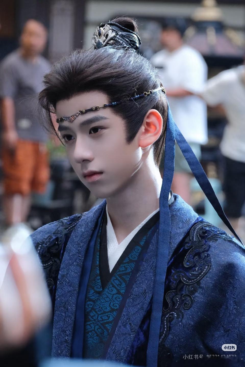 这位林子烨嗯，对十四岁不说什么重话，弟弟注意下下颌吧 