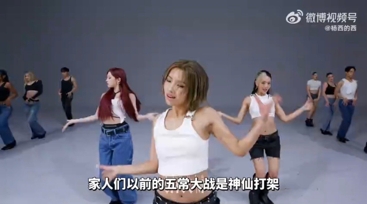 KPOP 下坡路昔日五常同台百花齐放，如今回归只剩谁先撑不住。行业整体创作力下滑