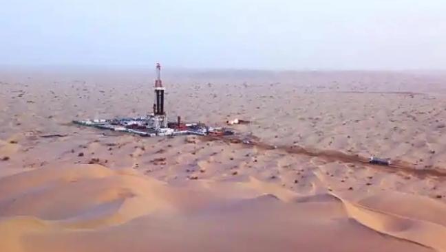 沙漠下面几乎全是石油，我国缺油年年大量进口，那为啥不开采呢？就拿塔克拉玛干沙漠来