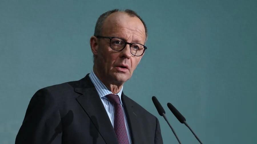 德国传出糟糕消息，默茨或被迫下台，终于要轮到魏德尔了？

据《俄罗斯RT》12月