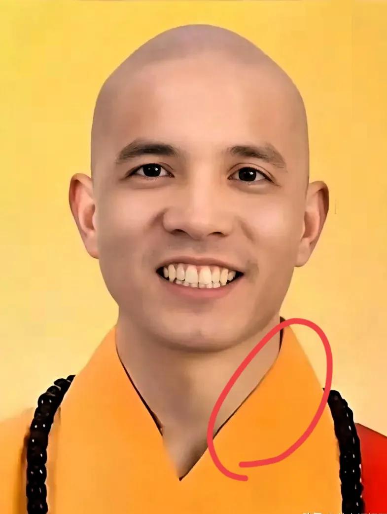 少林新掌门上任第三天，新规立竿见影∶
​1.景区原本400元一炷的平安香没有了，