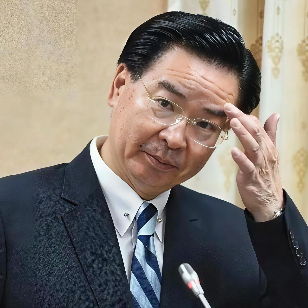 真是恶心又歹毒！“台独”顽固分子吴钊燮，又在信口雌黄、挑拨离间

今天（10 月