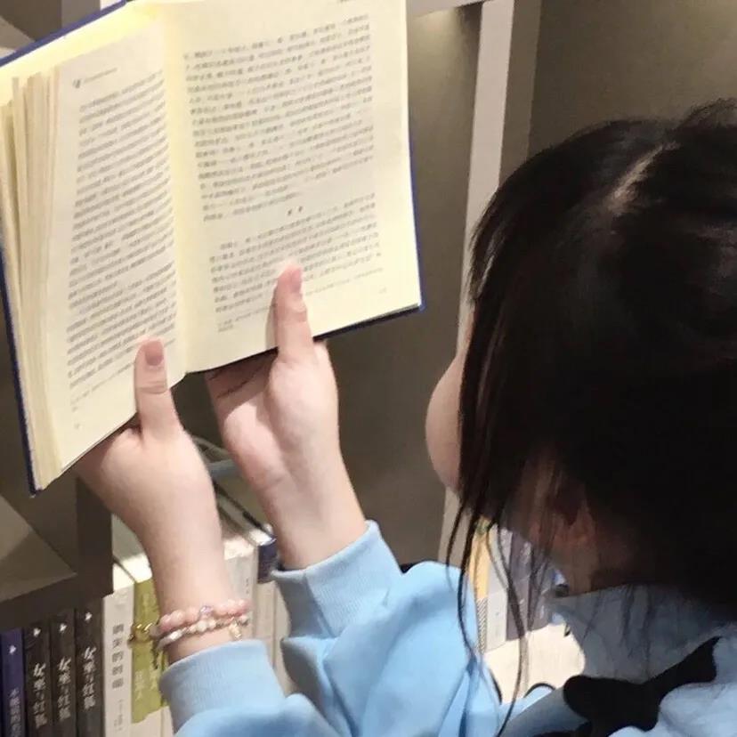 我一直都认为我很了解自己。没有什么比孤处于世，走到哪里都是陌生人，一辈子都与你毫