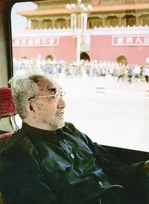 1980年1月，昆明军区司令员杨得志上调至总部，担任解放军总参谋长。总政治部拿出