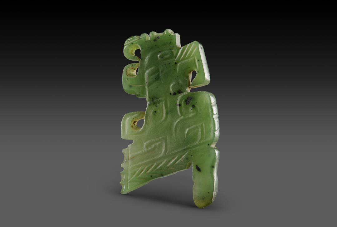 2022年陕西清涧寨沟遗址M1出土商晚期玉鸟 玉兽面 