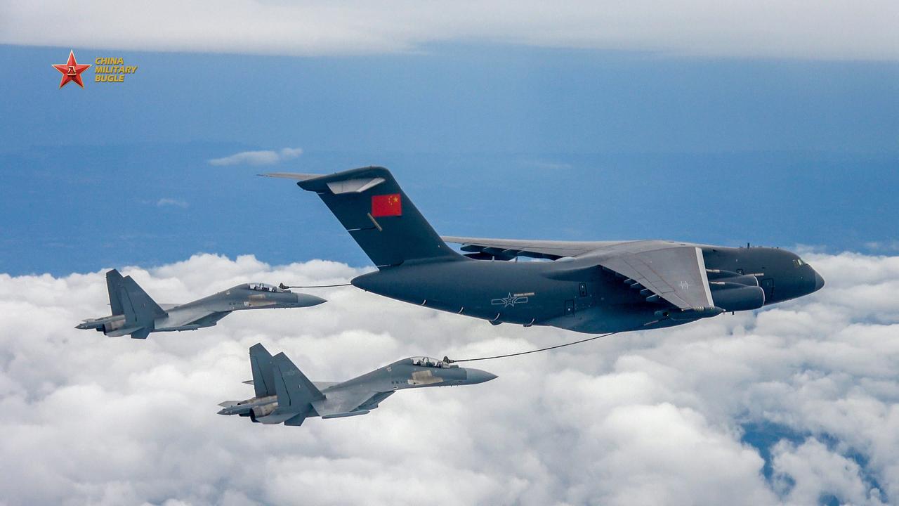 首次出国前往中东地区，飞往埃及开罗参加联合空中演训的歼十六，接受运油-20A的空