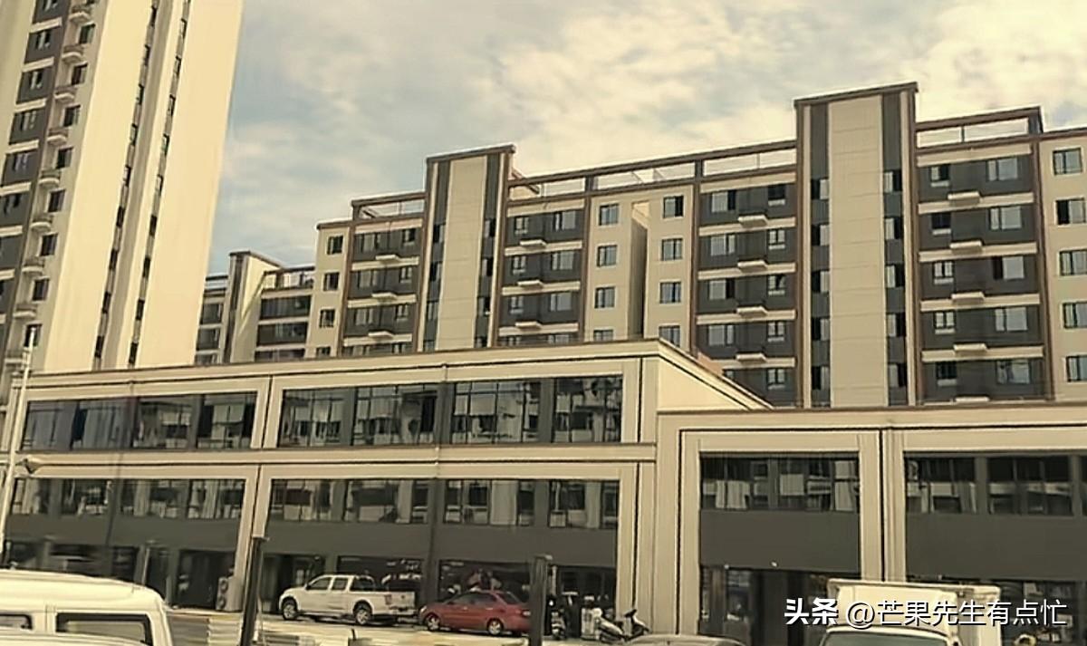 这还是银川人熟悉的北环批发市场吗？下午路过上海路，特意拐到老北环市场原址逛了逛。