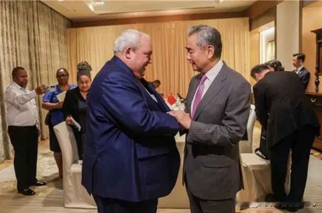 近期多国密集发布官方表态，明确认定台湾是中国台湾、台湾属于中国的一个省。针对这一