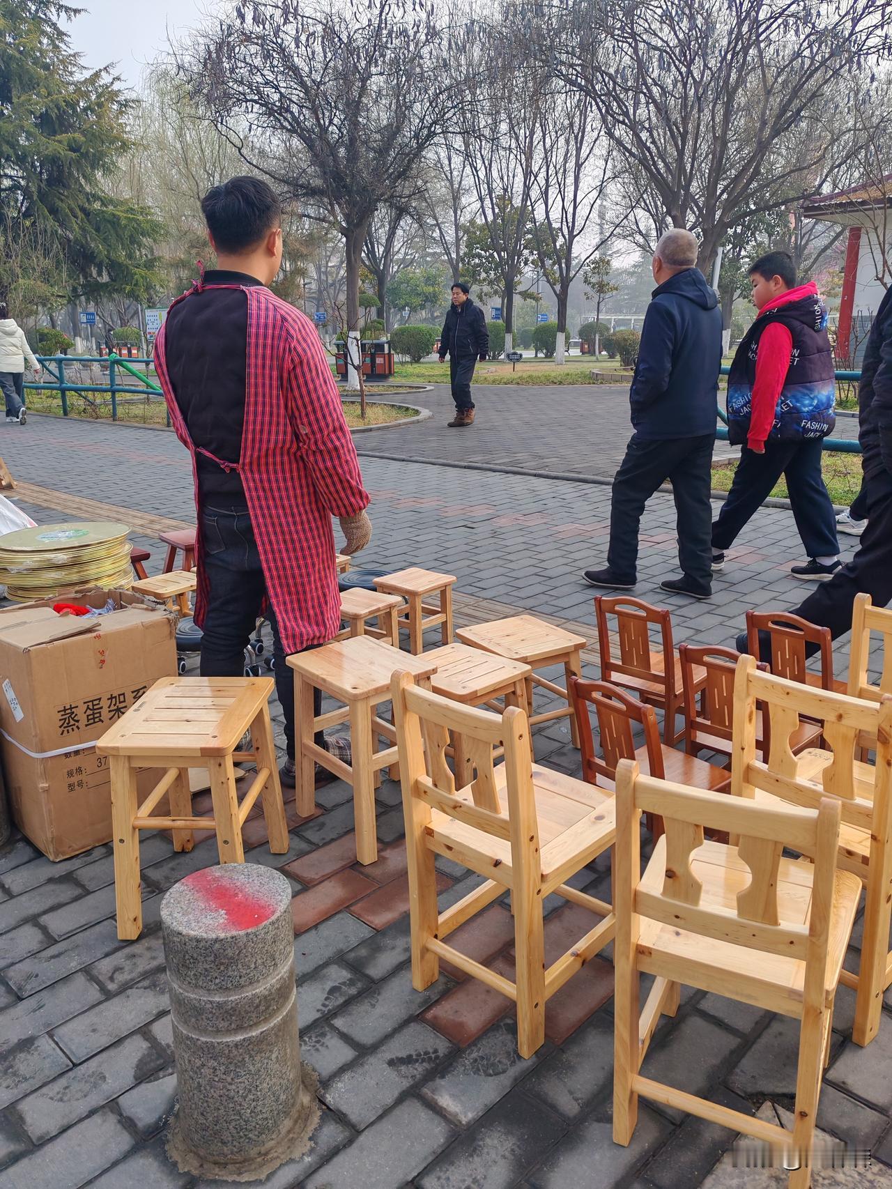 “不要自作多情帮，别人未必领情！”，总帮助别人却把关系搞糟了，并不是因为“碗米恩