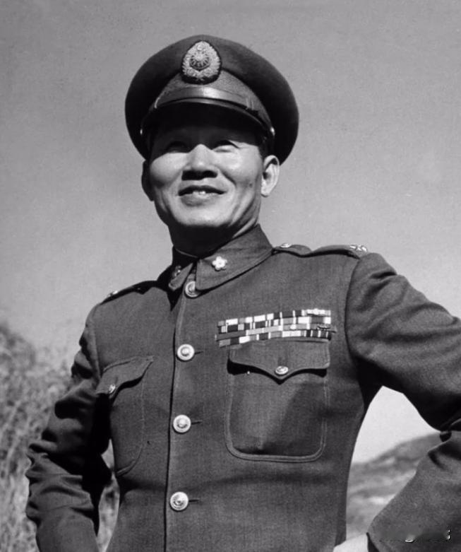 1987年，蒋经国去看望被幽禁33年的孙立人，两人在家中聊了大概一个小时，临走的