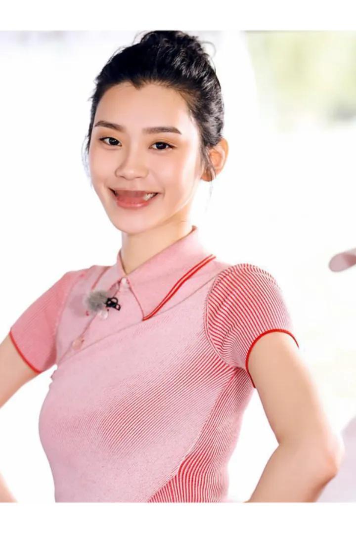 奚梦瑶：以麻将为桥，连接家庭温情

在娱乐圈的繁华背后，奚梦瑶以另一种方式展现着