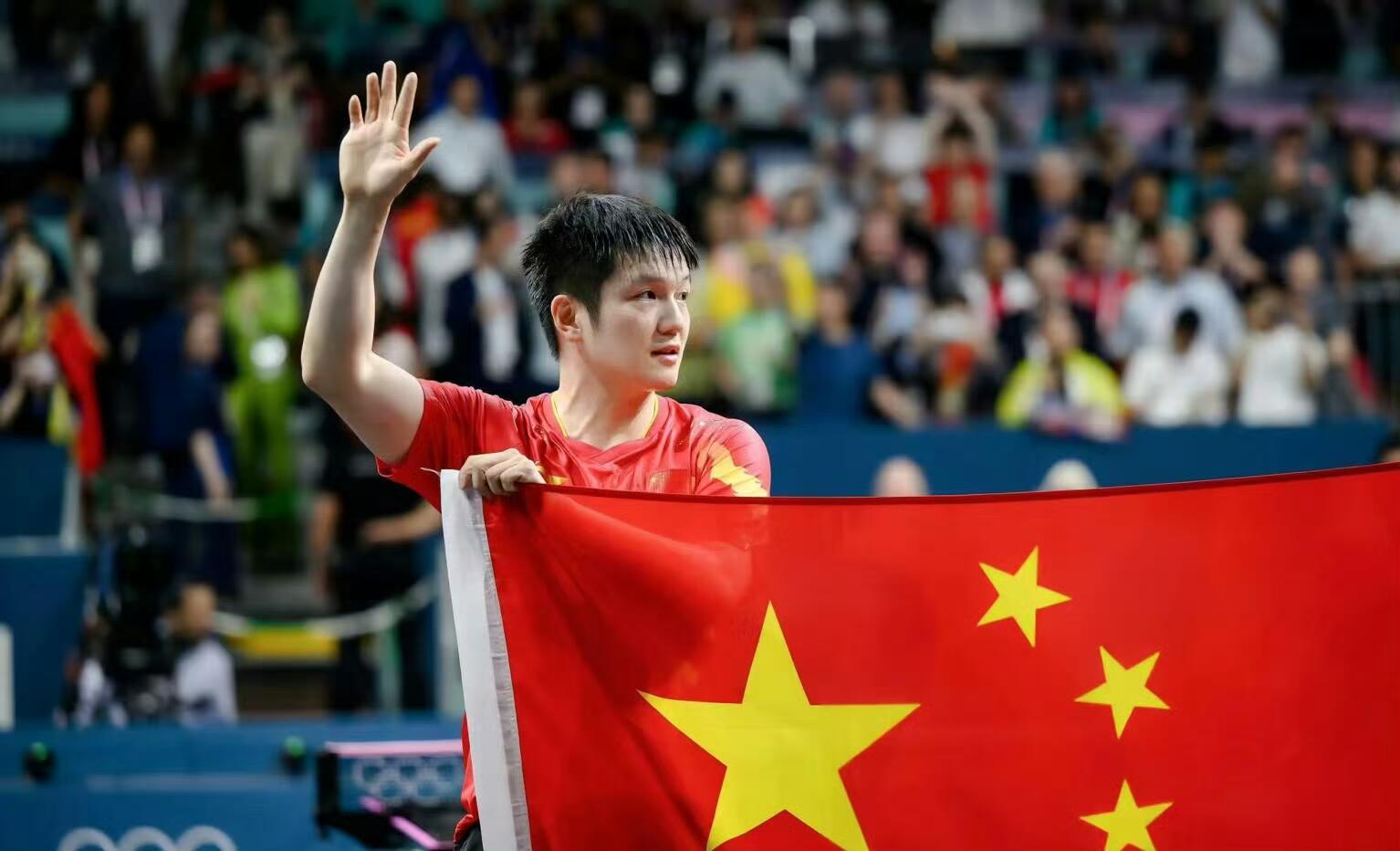 一个打球的冠军长这么好看干嘛，樊振东真的太帅了！乒颜一