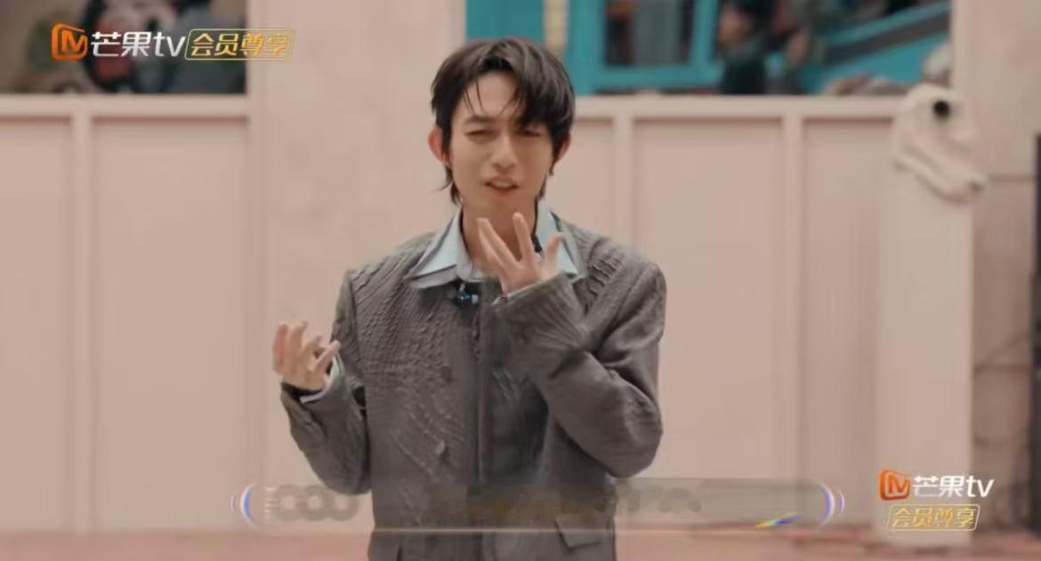 黄霄雲用一个头像逗笑林宥嘉 黄霄雲这招太妙啦！用费翔头像加林宥嘉，成功逗笑对方，