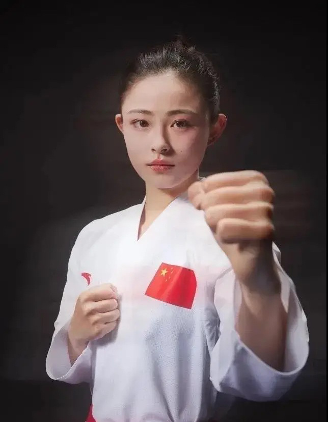 龚莉，中国空手道运动员，世界冠军，1999年出生于福建。 ​​​