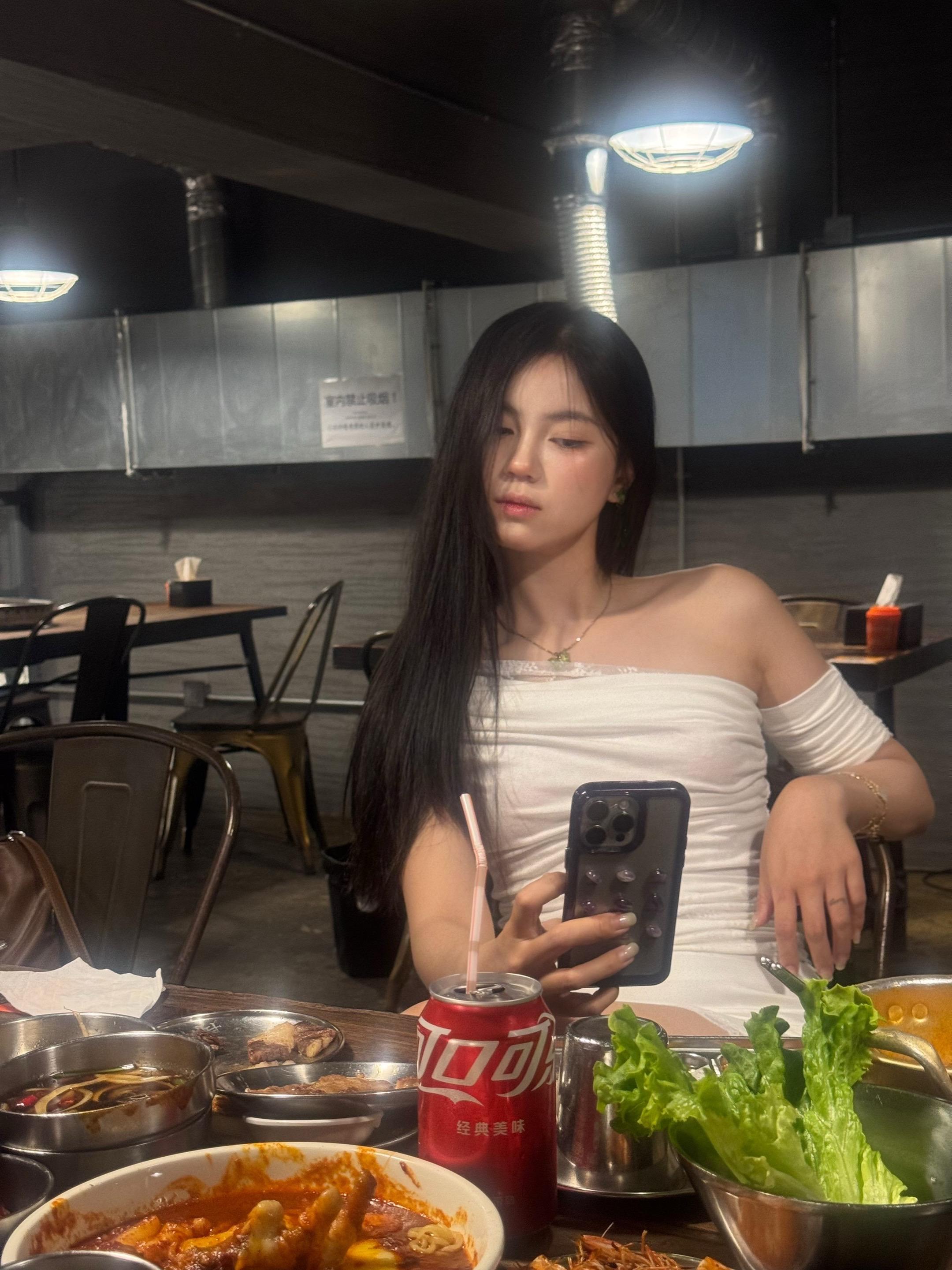 其实我不想要那么多众乐的时间 我只想和最好的朋友坐下来吃个饭