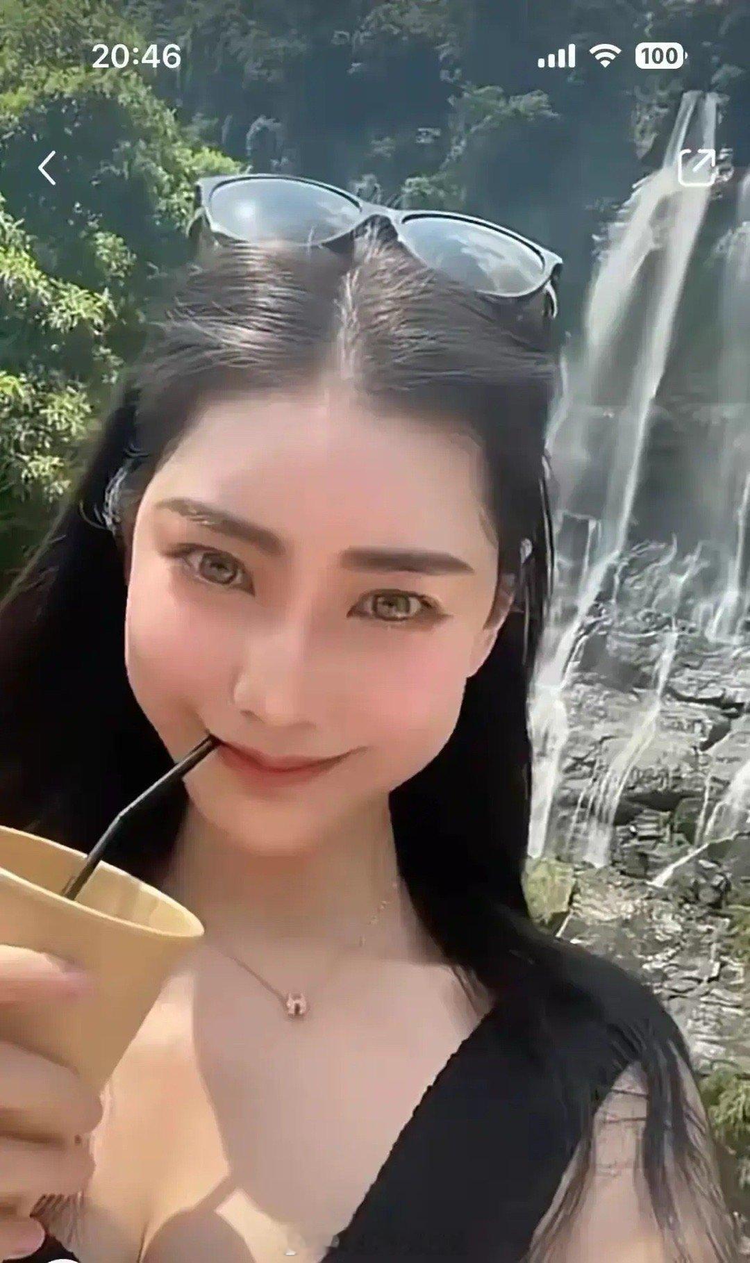 汪小菲的麻六记在官方平台上分享了一段视频，标题写着“麻六记董事长夫人”。不过话说