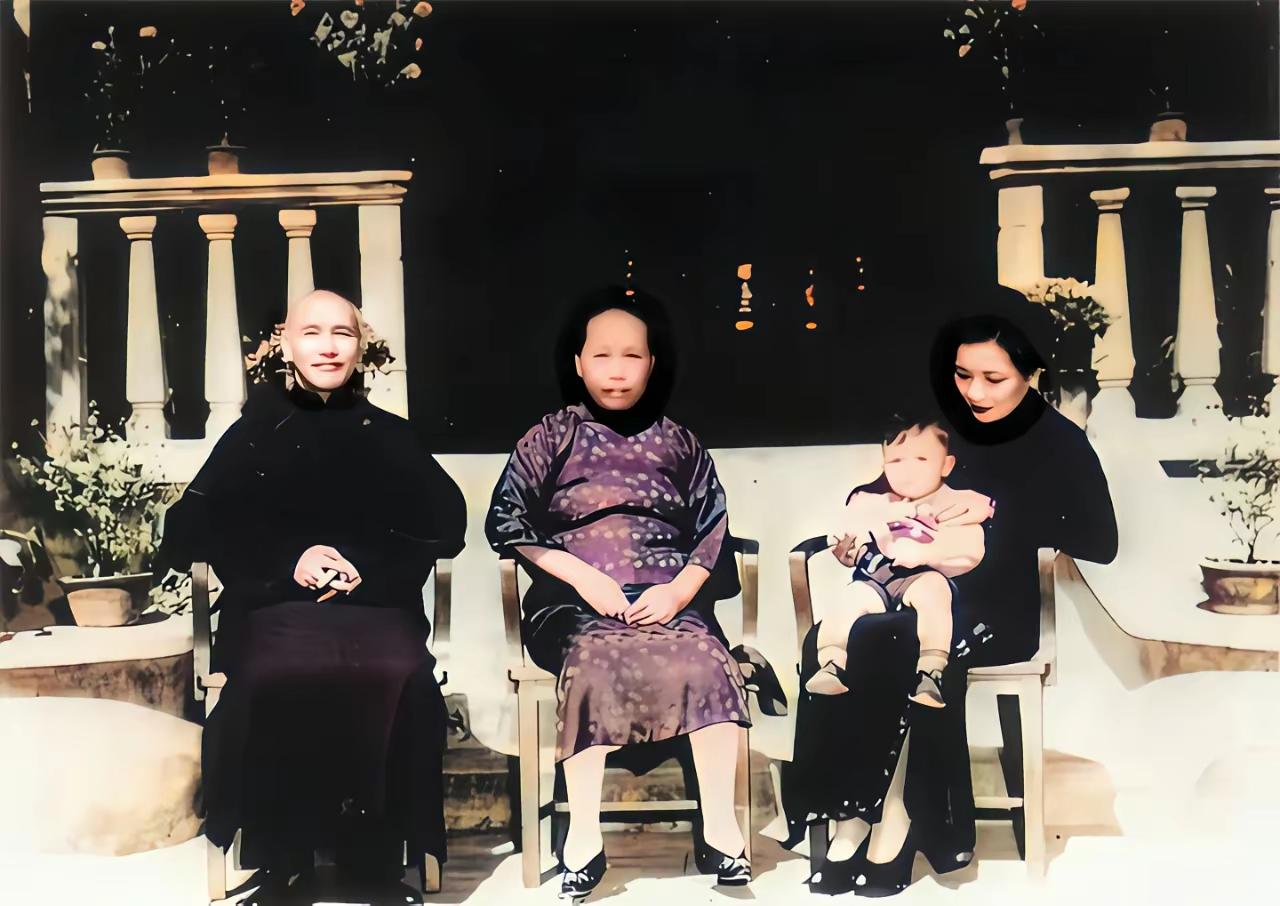 蒋介石一生三妻一妾共四位夫人，四个人加起来共怀孕三次，只有一个亲生儿子，这个命中