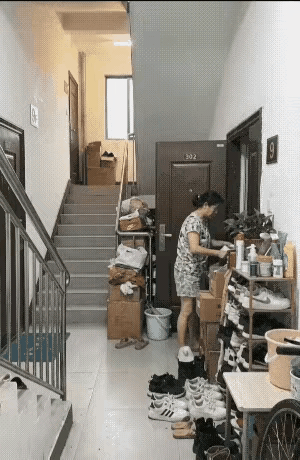消防通道，不容占道，公共空间，不能私有，邻里邻居，和睦相处。